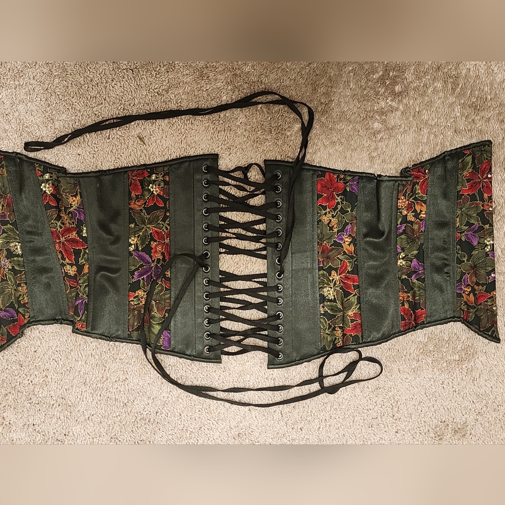 Hearts delight green floral corset